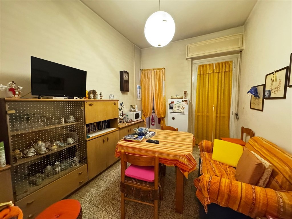 BILOCALE - VIA SANTHIA', TORINO